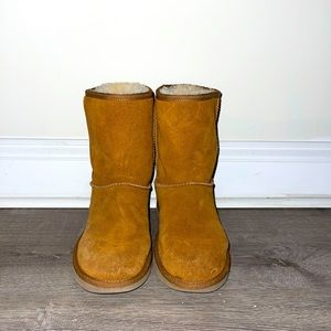 Women’s size 8 Koolaburra by Ugg short bootie